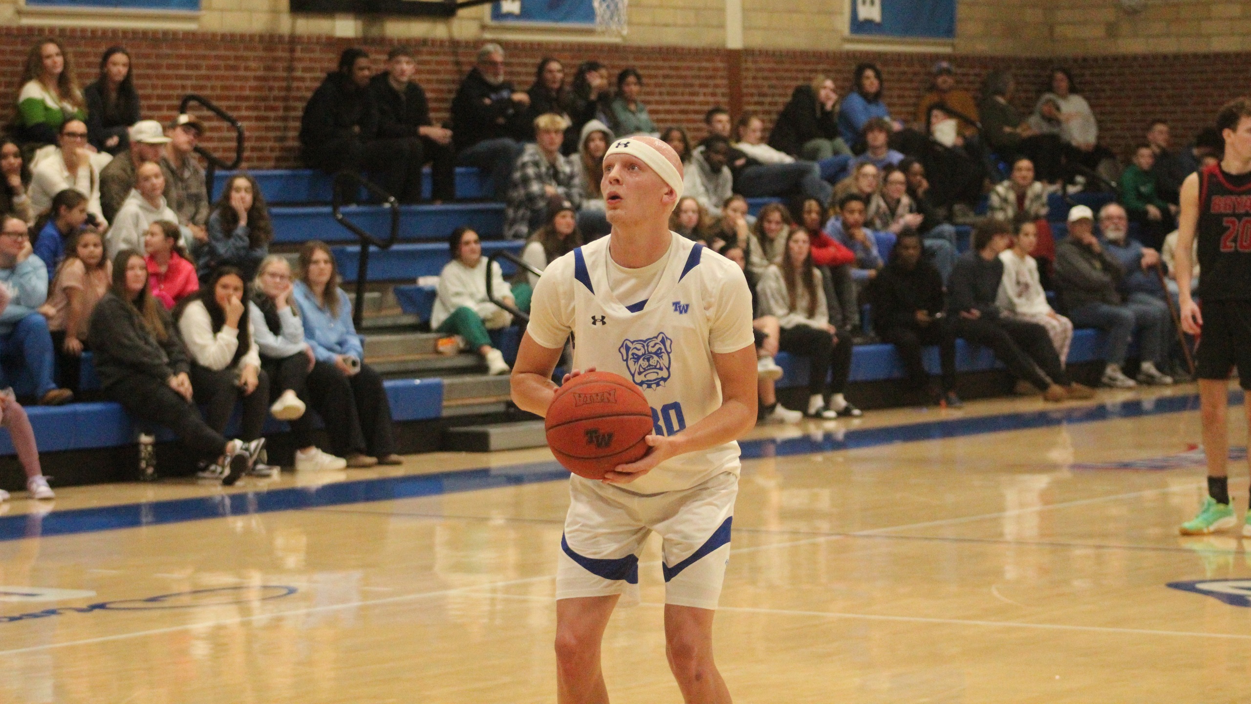 Men's Basketball Ties Program Record in 125-78 Win Against St. Andrews