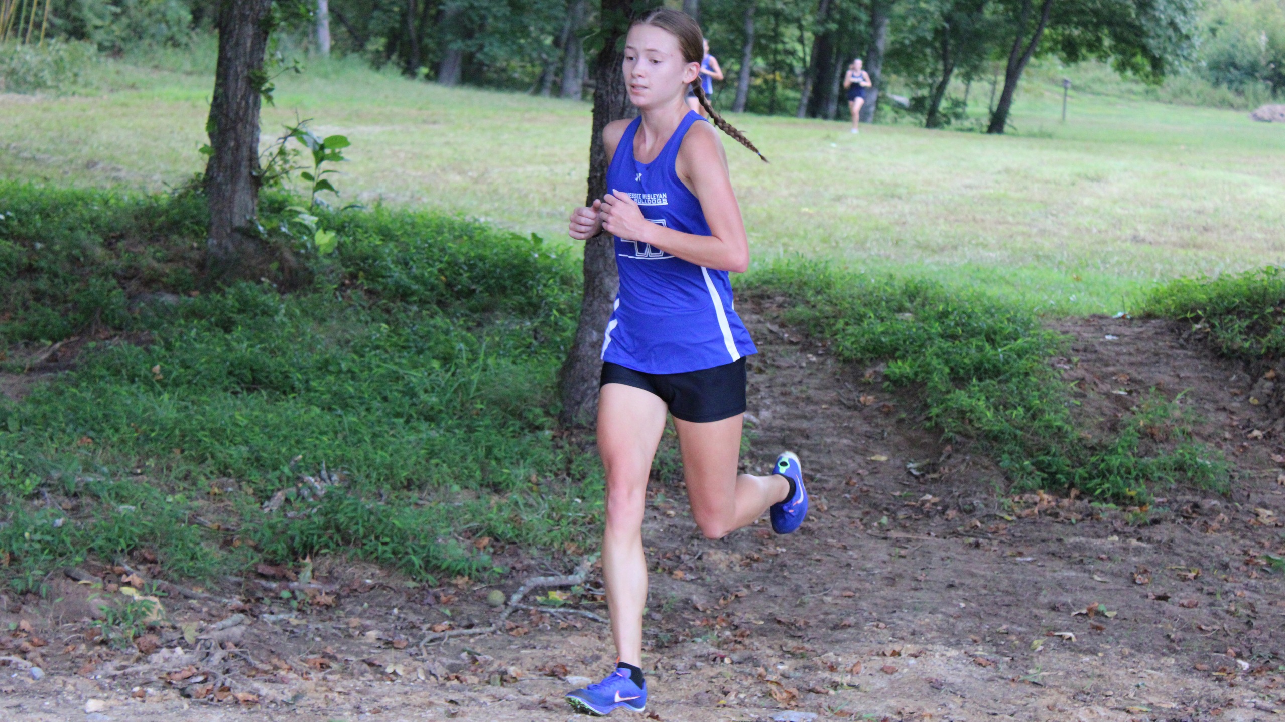 Women's Cross Country Run to Fourth Place Finish at Mountainside Stride